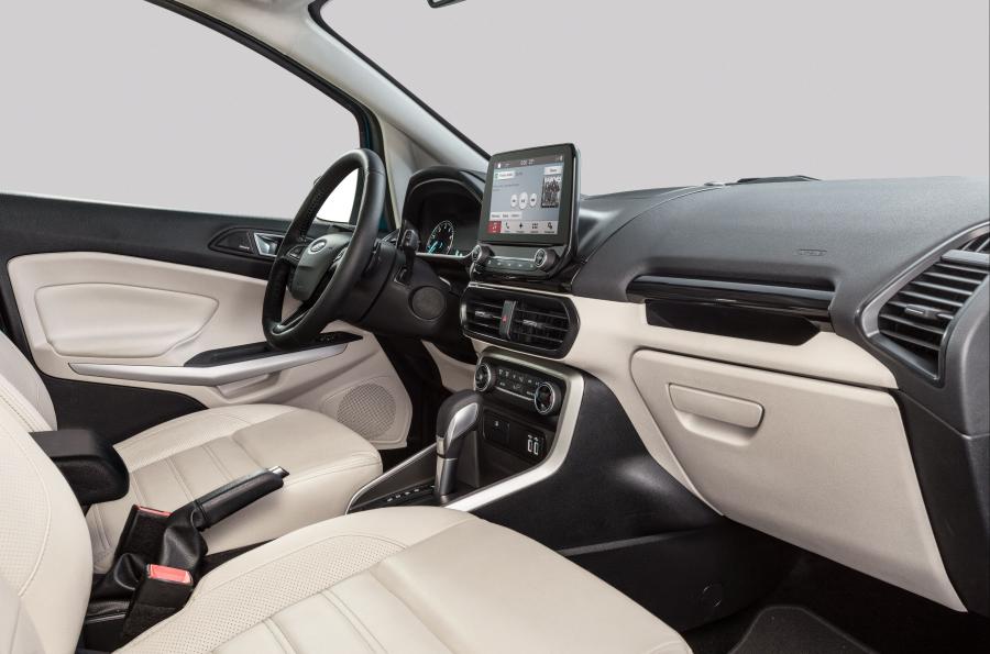 Интерьер Ford EcoSport Titanium 2017 года  (LA) (фото 9 из 31)